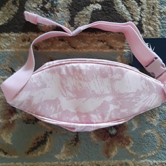 3x*Host Pick*Reebok Xenon fanny pack - Picture 7 of 12